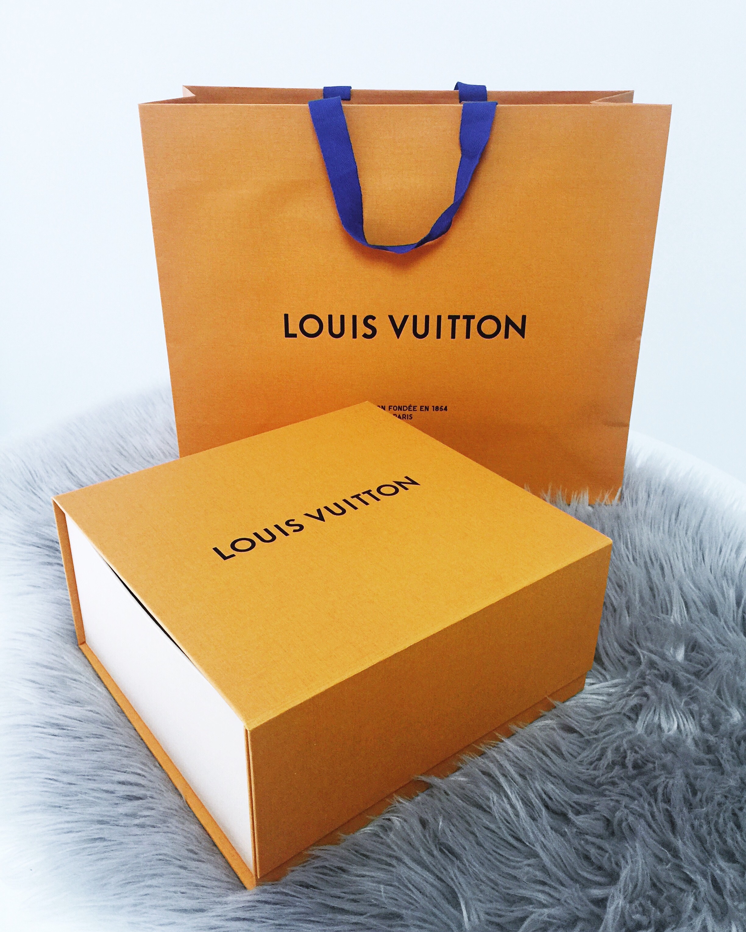 Unboxing Louis Vuitton Pochette Metis
