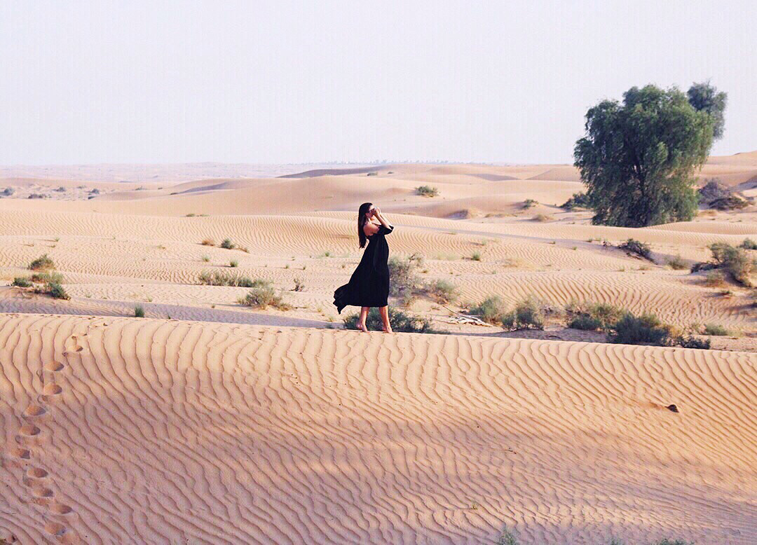 Dubai Desert Wüste Outfit